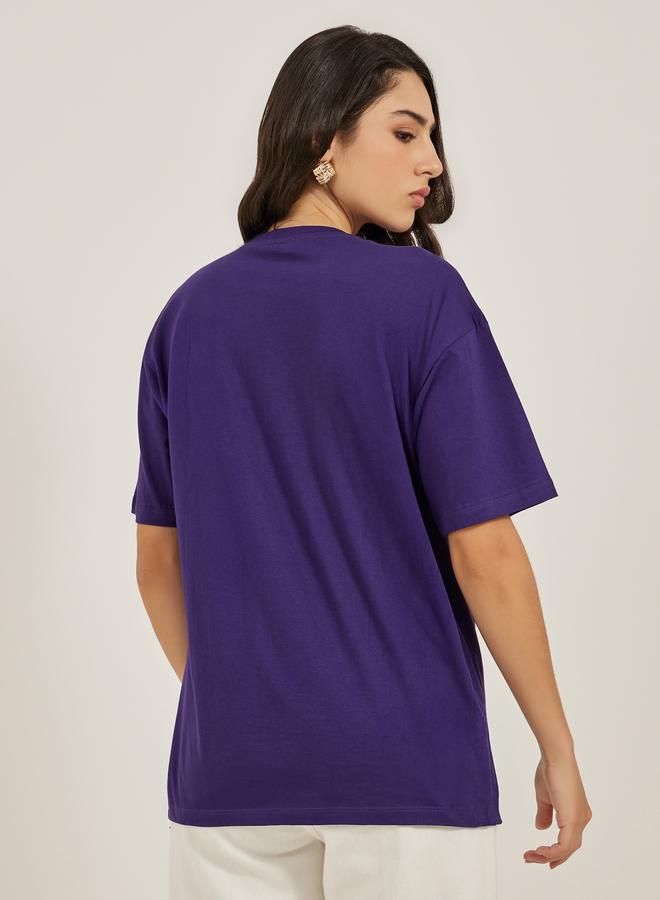 ستايلي تيشيرت ستايلي بطبعة شعار بياقة دائرية مقاس كبير - Image 5