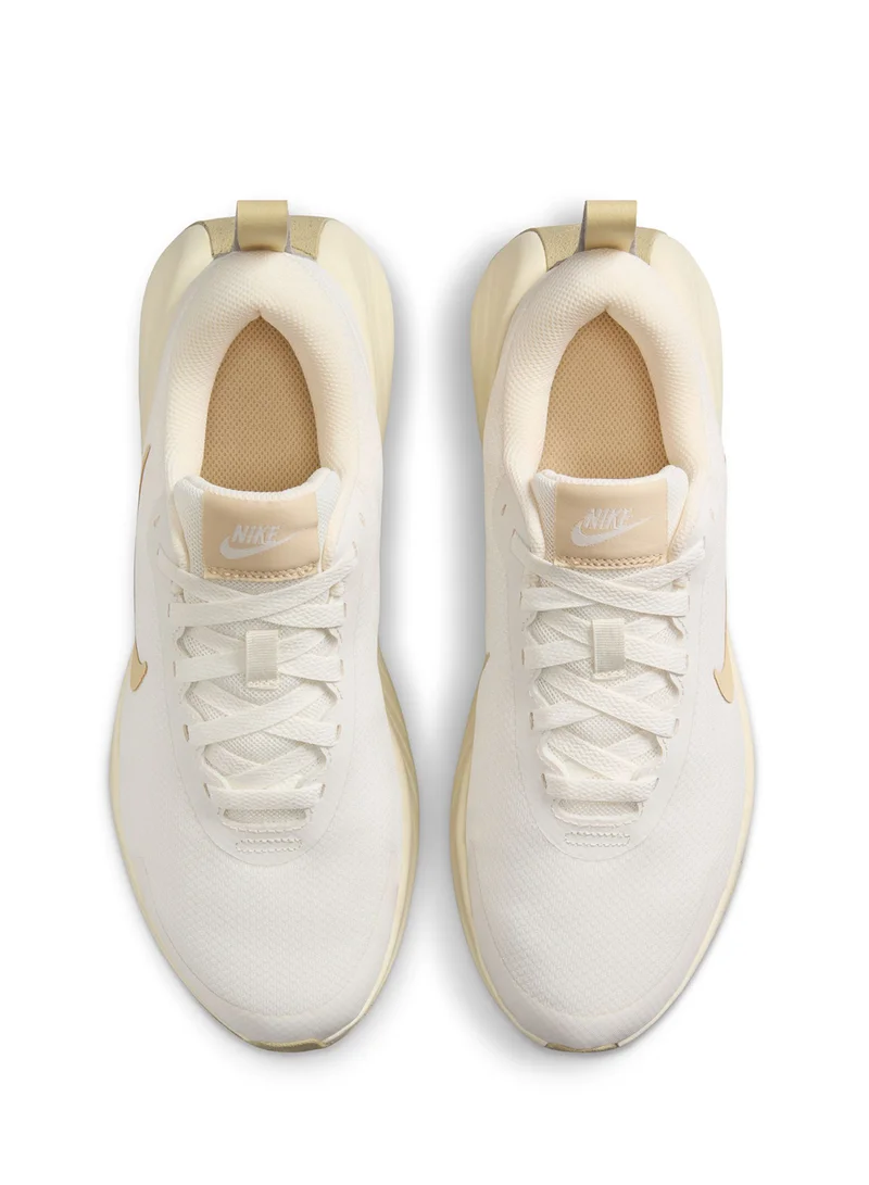 نايكي برومينا