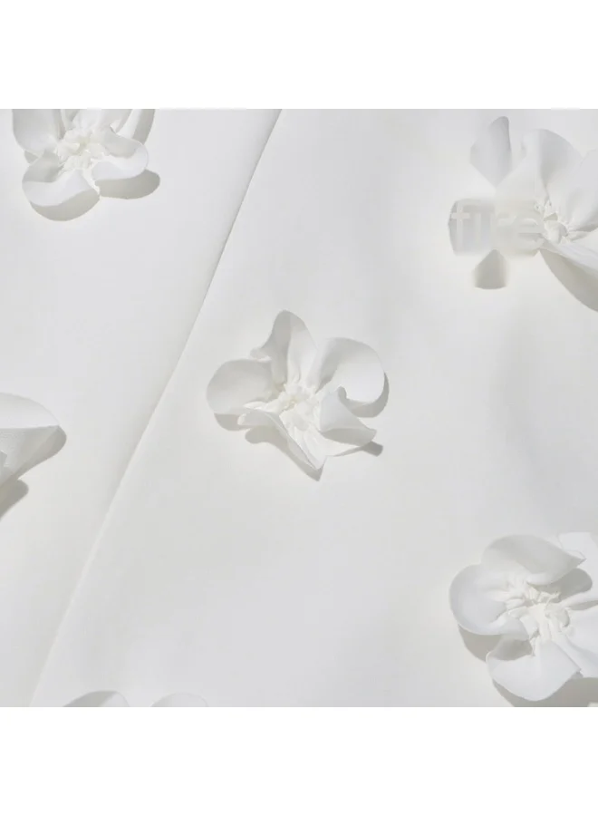 Madam Uniq Elegant White 3D Floral Maxi Dress, Sleeveless & Ruffled Shoulder, Runway - Style Gown