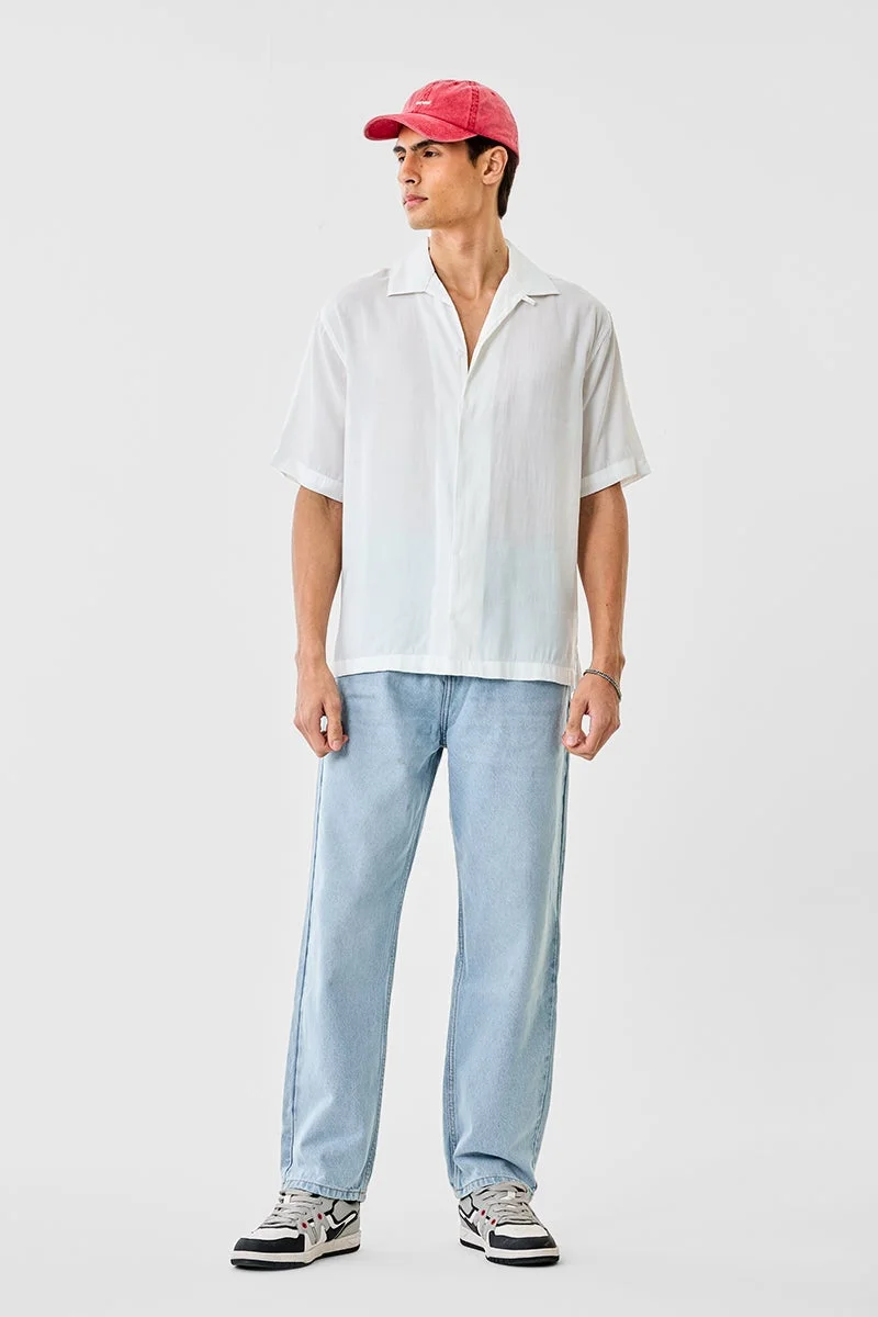 سنيتش قميص أبيض بقصة عادية