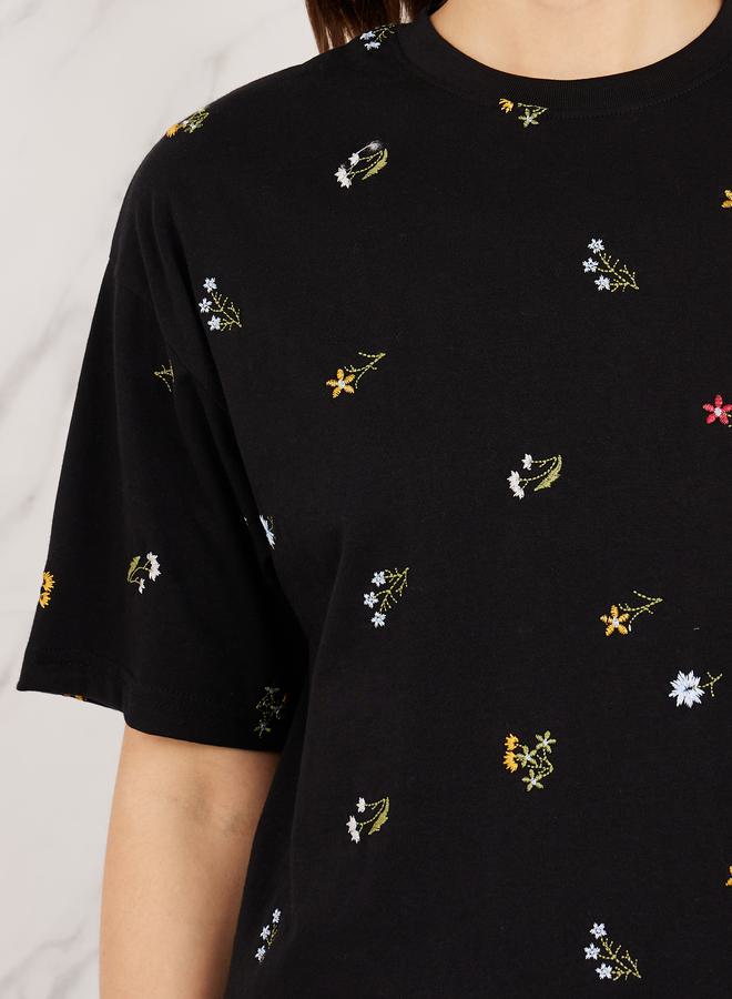 Styli Oversized All Over Floral Embroidered Front T-Shirt  - Image 4