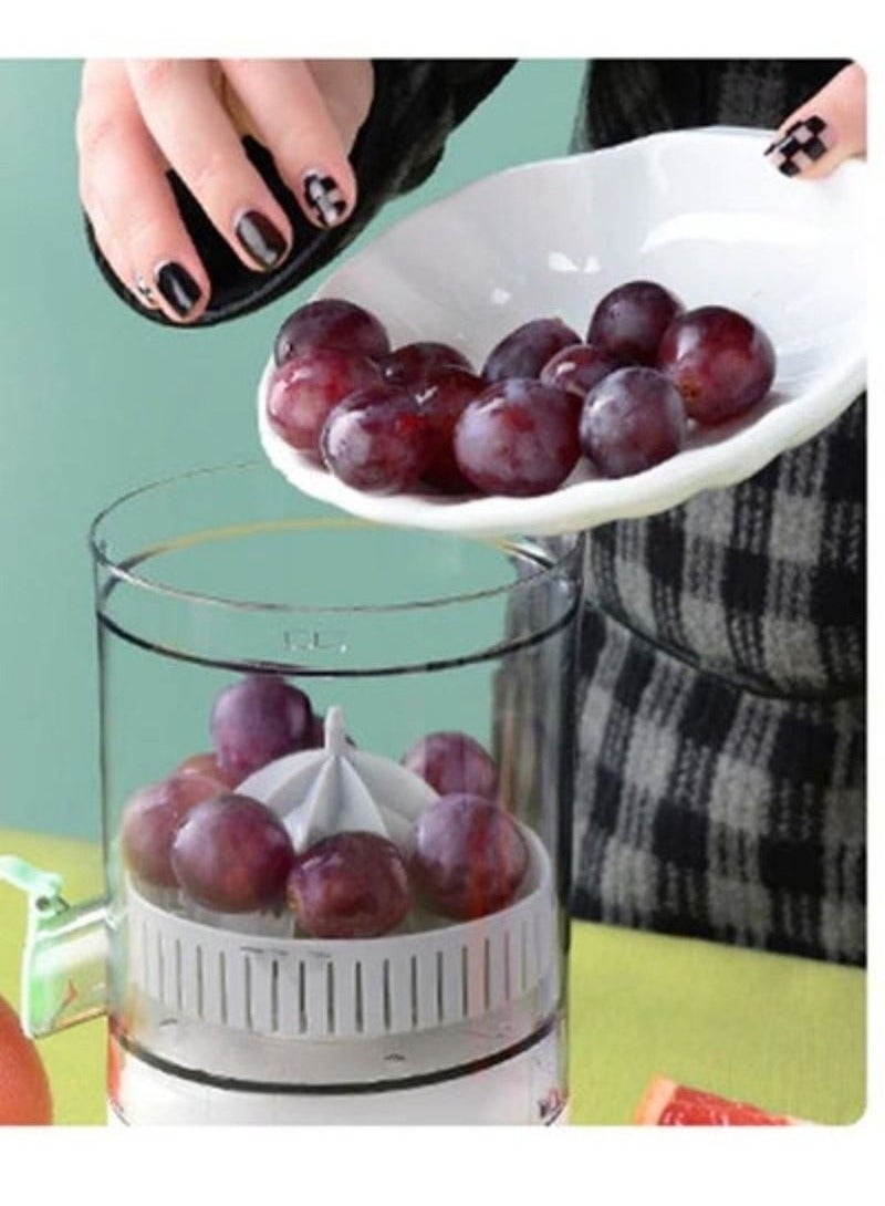 TIGER عصارة الحمضيات القابلة لإعادة الشحن - عصارة كهربائية محمولة وقابلة لإعادة الشحن عبر USB لعصير طازج في أي وقت - محرك قوي، عملية بضغط واحد وتنظيف سهل - مدمجة للاستخدام في المنزل، المكتب والسفر - Image 3