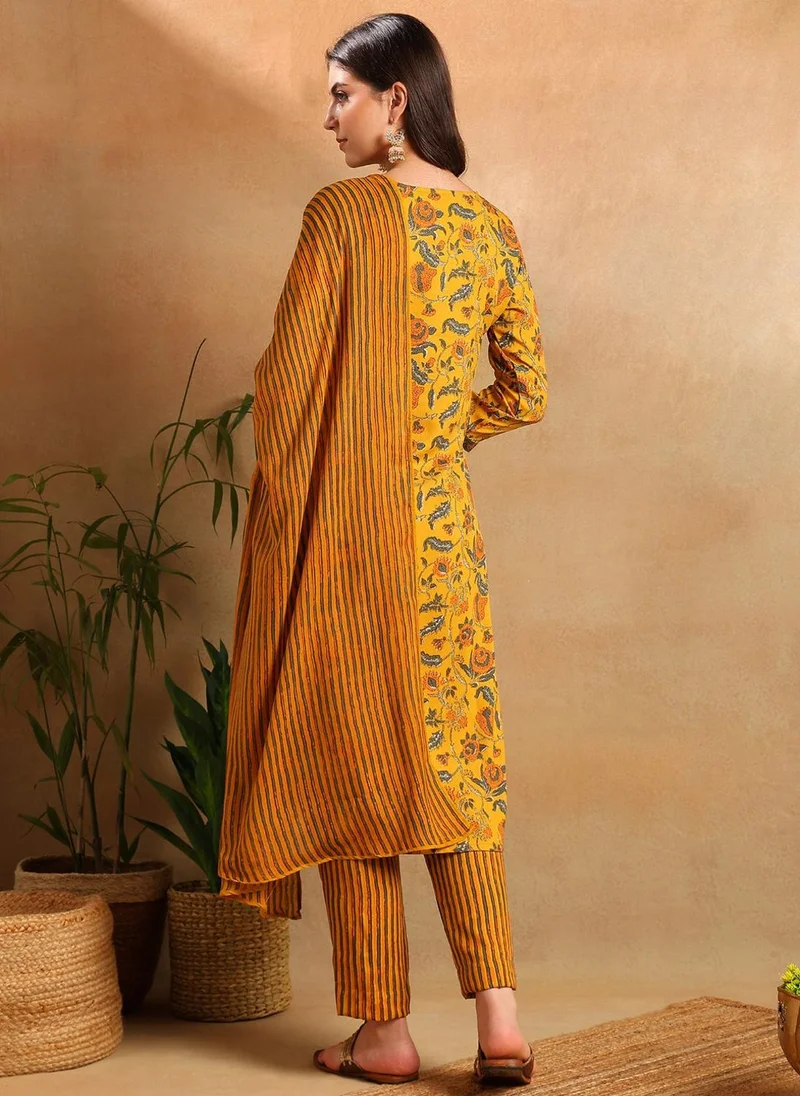 زيري سوق Yellow Rayon Blend Floral Printed Straight 3-Piece Kurta Set