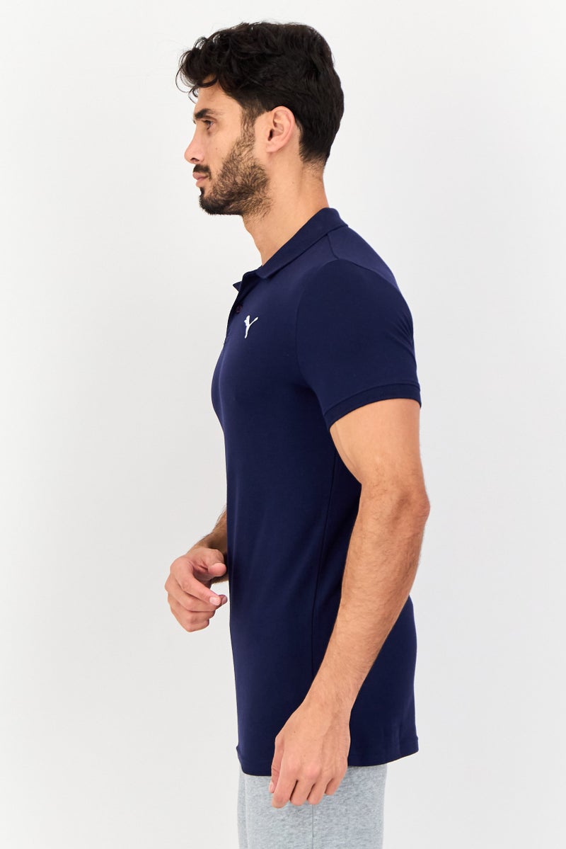 PUMA قميص بولو خارجي بأكمام قصيرة للرجال بتصميم عادي مع شعار مطرز، لون كحلي - Image 4