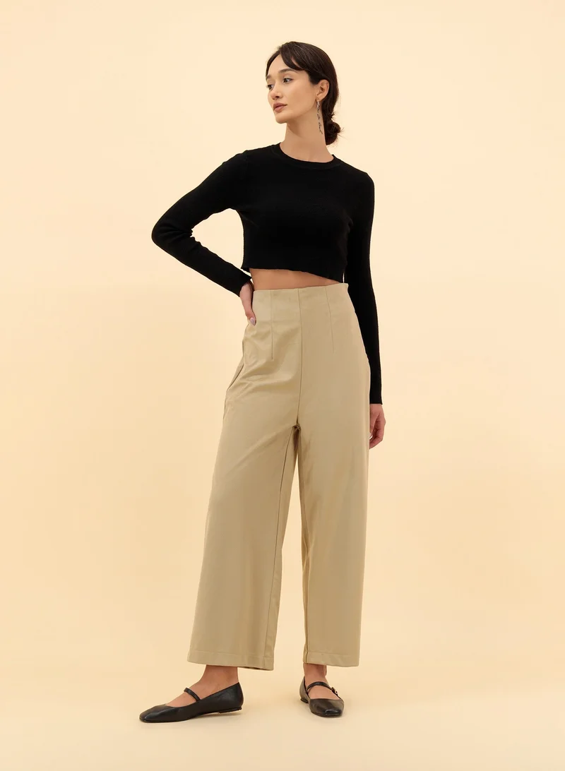 لقد كان بنطلون سويدي بخصر عالٍ مستقيم