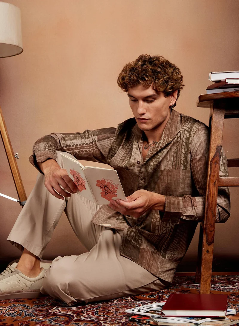 كامبوس سوترا قميص كامبس سوترا رجالي بني موكا بتصميم قبلي كاجوال بياقة سبريد وأكمام طويلة بأزرار