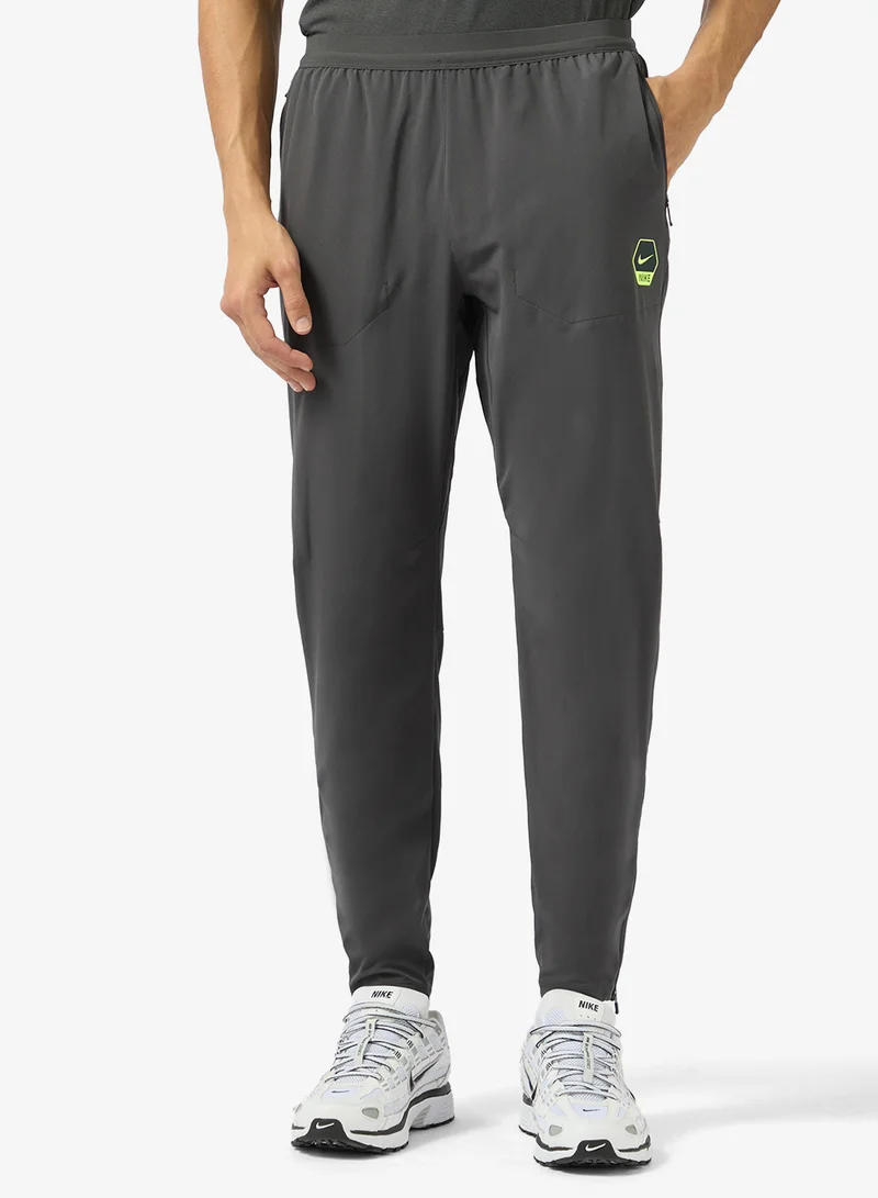 نايكي Nsw Club Run Sweatpants