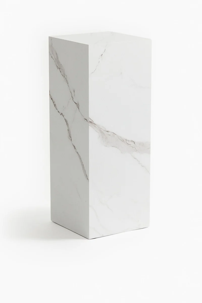 H&M Square pedestal