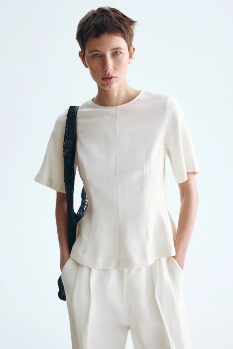 اتش اند ام بلوزة بحافة بيبلوم