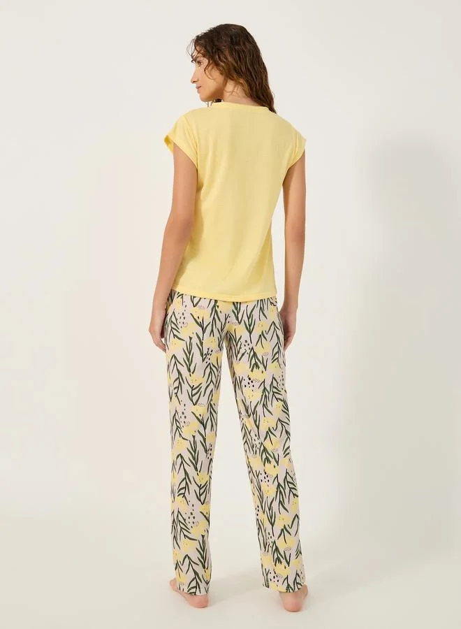 Styli Lace Insert V-Neck T-Shirt and Printed Pyjama Set