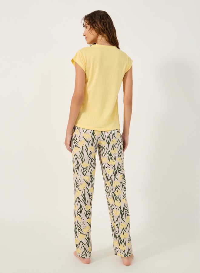 Styli Lace Insert V-Neck T-Shirt and Printed Pyjama Set  - Image 5