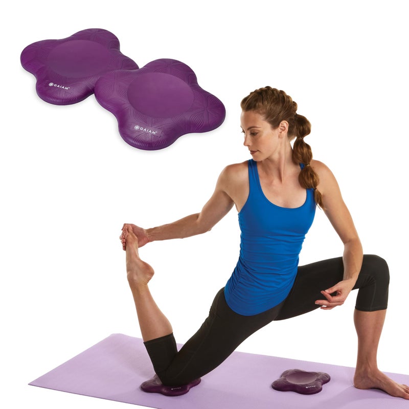 Gaiam وسادات اليوغا من جايام (مجموعة من 2) - أدوات وإكسسوارات اليوغا للنساء / الرجال cushions الركب والمرفقين لللياقة البدنية والسفر والتأمل والركوع والتوازن والأرض والبيلاتس باللون الأرجواني - Image 1