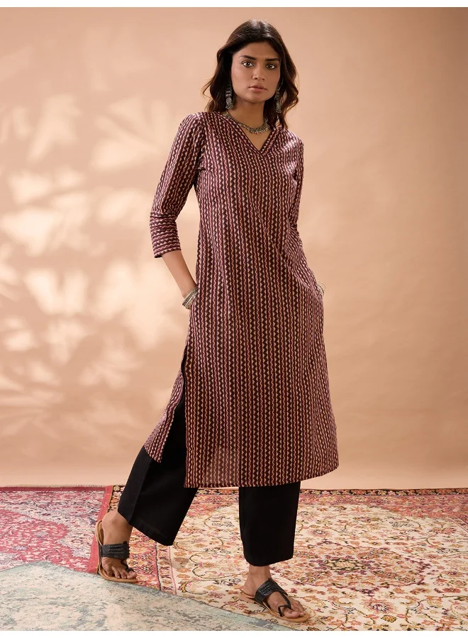 جلو باص Women Maroon Geometric Print V-Neck Calf Length Straight Kurta & Pant Set