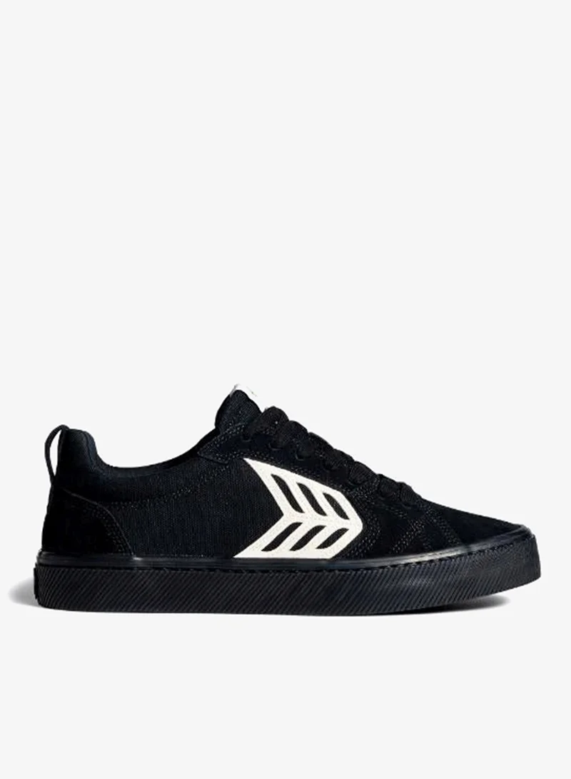 كاريوما سنيكرز كاتيبا برو منخفض أسود بالكامل سويد وقماش بشعار عاجي