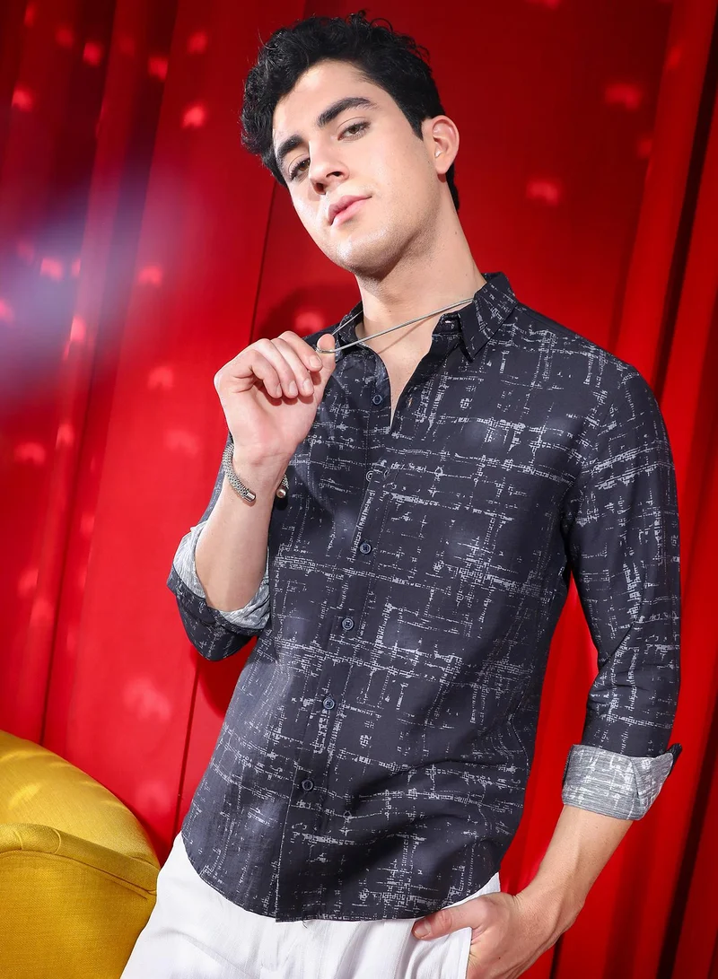 كامبوس سوترا قميص رجالي بطبعة تجريدية باللون الأسود الليلي