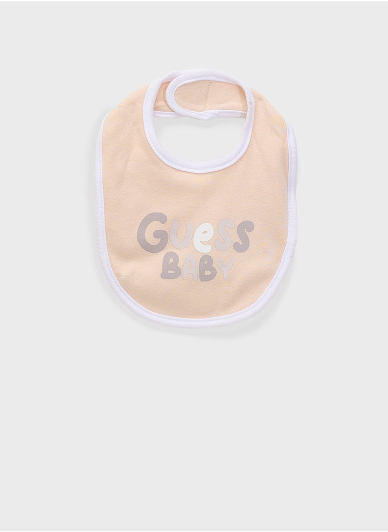 GUESS Kids  2 Pack Bodysuit, Bib, Socks & Pants Gift Set  - Image 5