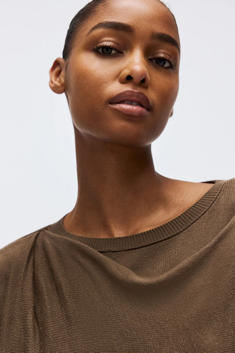 اتش اند ام كنزة بتفاصيل وشاح