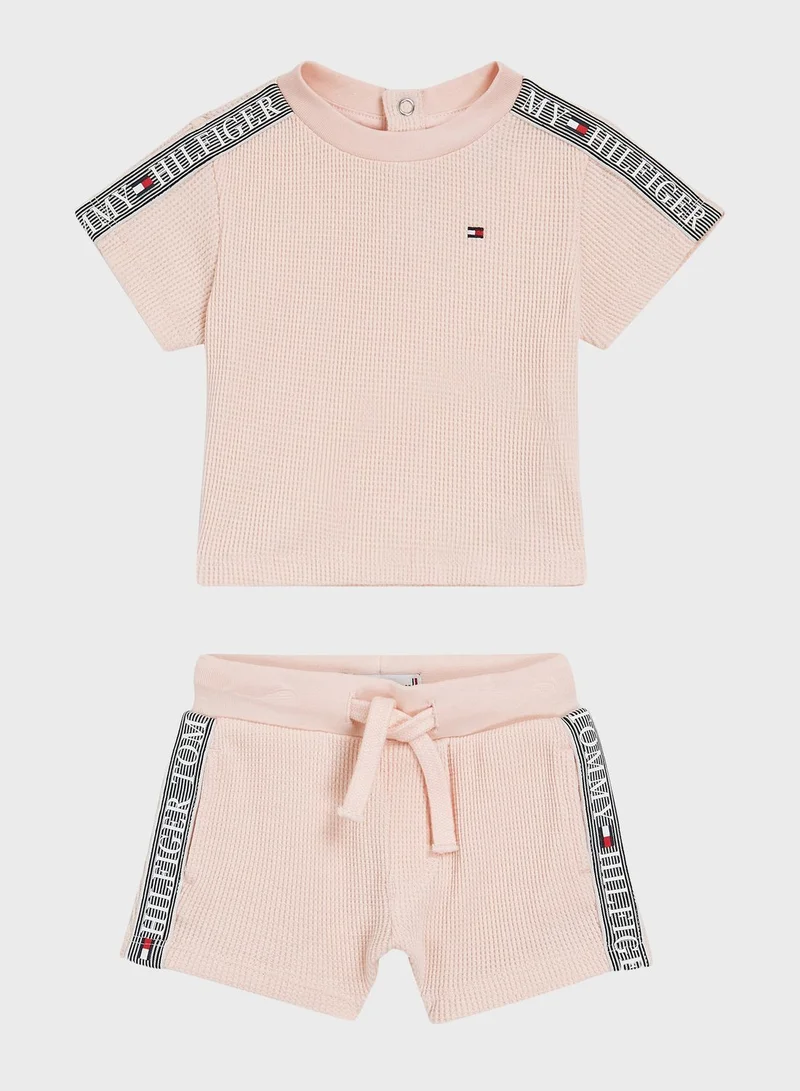 TOMMY HILFIGER Infant Essential T-Shirt & Shorts Set