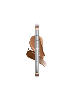 IT COSMETICS فرشاة خافي عيوب مزدوجة من هيفينلي لوكس 2 طرفين 2 في 1 للسوائل وكريم خافي العيوب تخلص من العيوب مع شعر لوكس الحائز على جوائز  - Image 1