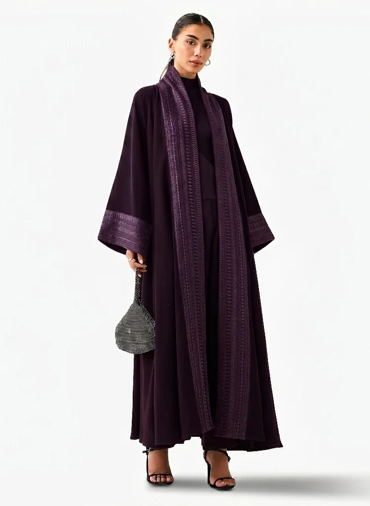 Hadiyath Al Madinah Classic Threadwork Abaya - HM