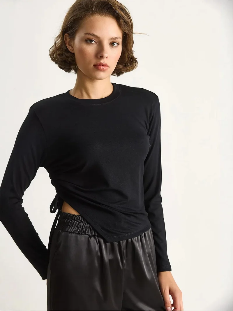 Bianco Lucci LUCCI Basic Top with Asymmetrical Hem