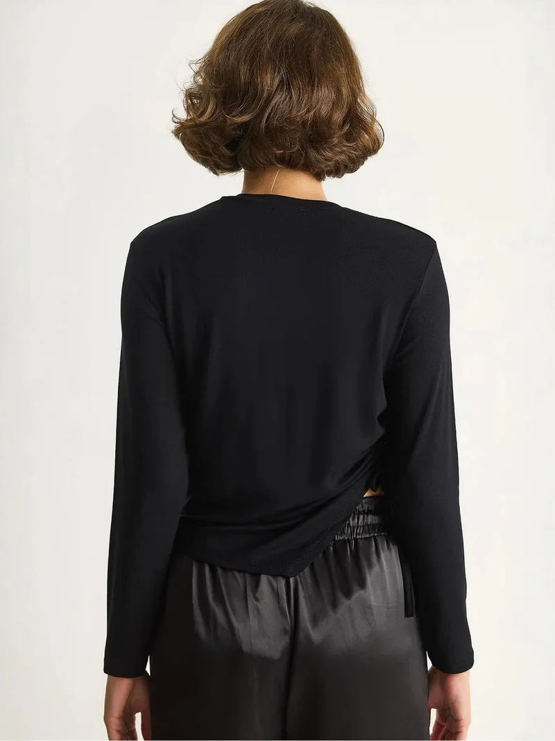 Bianco Lucci LUCCI Basic Top with Asymmetrical Hem