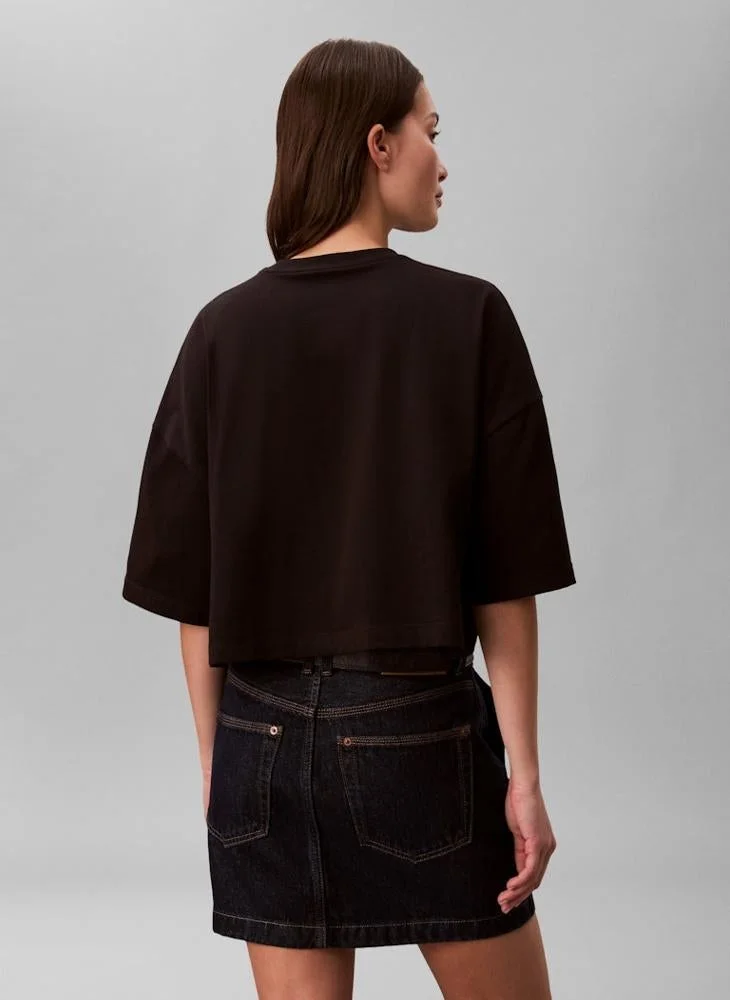 كالفن كلاين جينز تيشيرت قصير فضفاض كاجوال مونولوجو