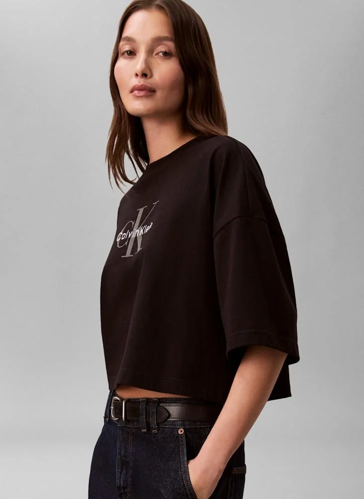Casual Boxy Crop Monologo T-Shirt