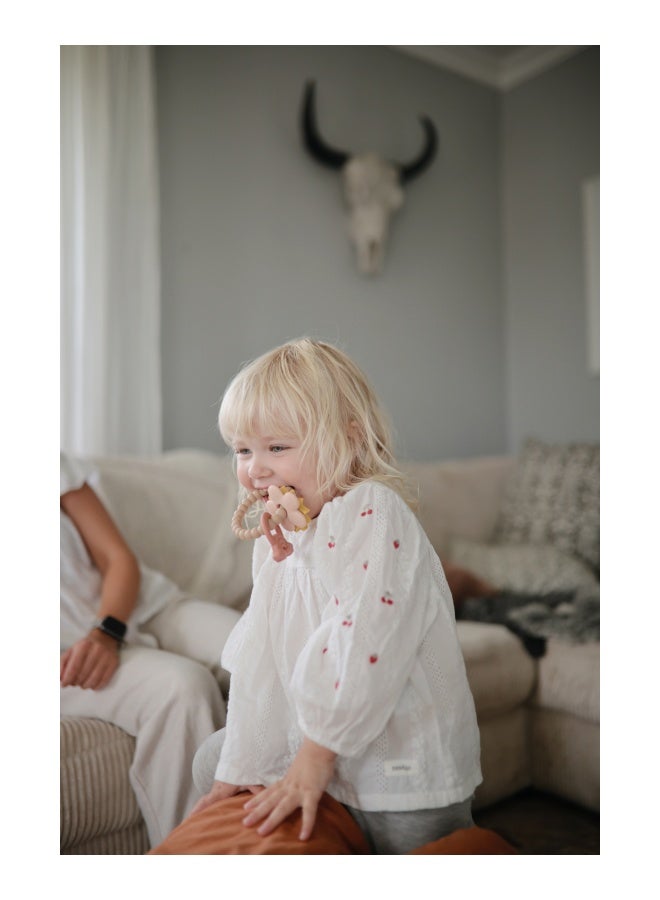 mushie Silicone Pearl Teether Bracelets Linen/Peony/Pale Pink - Image 4