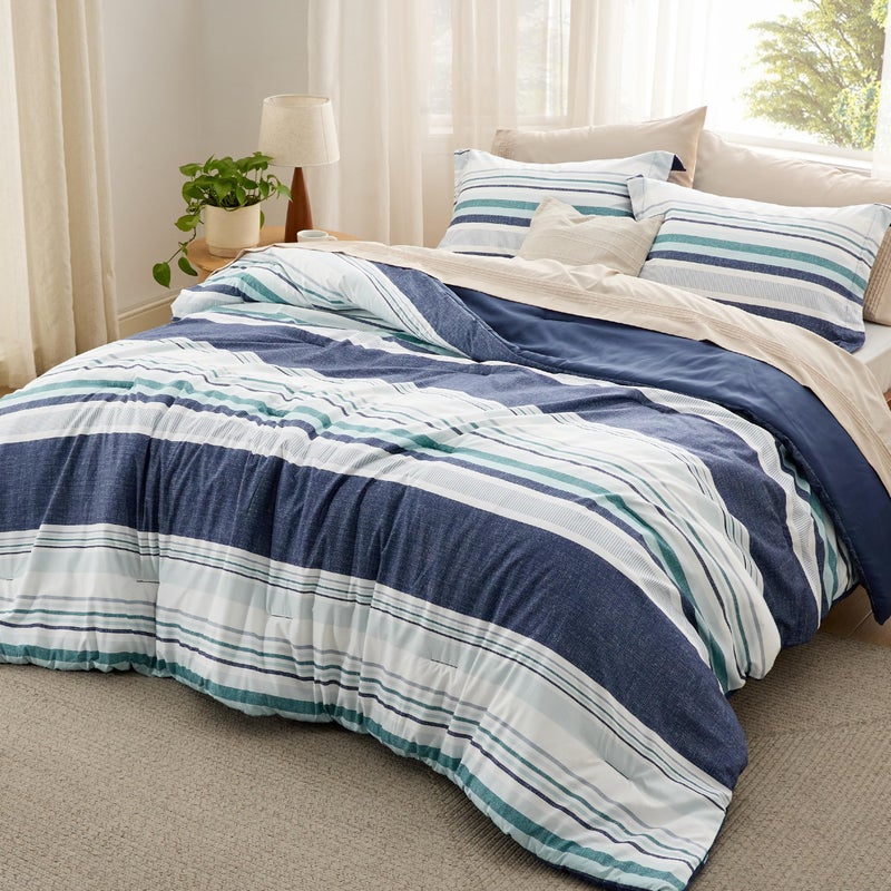 Bedsure مجموعة لحاف بيدشور لتوأم/توأم XL - مجموعة لحاف طويل إضافي للأولاد، فراش سكني مخطط، قطعتان، لحاف أزرق ناعم قابل للعكس وغطاء وسادة واحد - Image 1