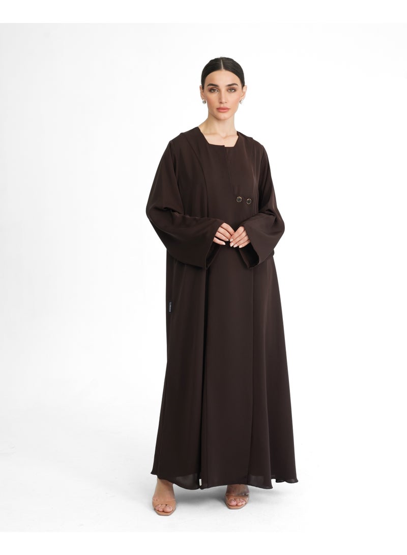 خان اند كو. عباية Ninety Degree Brown بلون بني من قماش الكريب الناعم – تصميم عبدالله خان  - Image 1