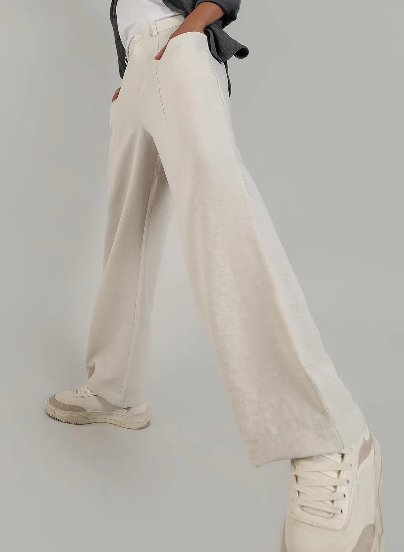 Campus Sutra Men's Off-White Tailored Linen-Blend Trousers