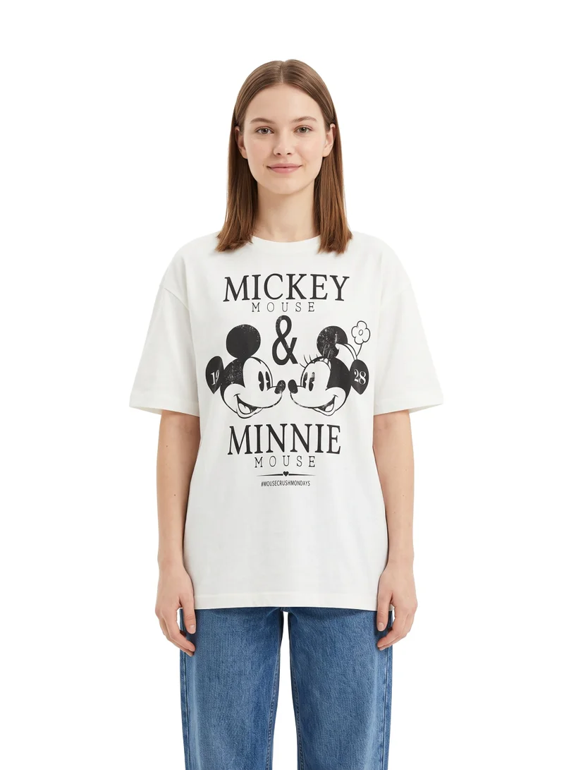 Disney Mickey & Minnie Mouse Graphic Women’s Drop Shoulder T-Shirt | Vintage Character Print Casual Crew Neck Cotton Tee