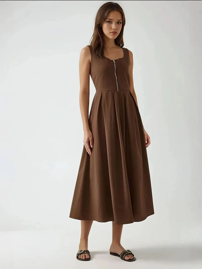 زوبعة فستان ماكسي بقصة  وفتحة رقبة دائرية وسحاب