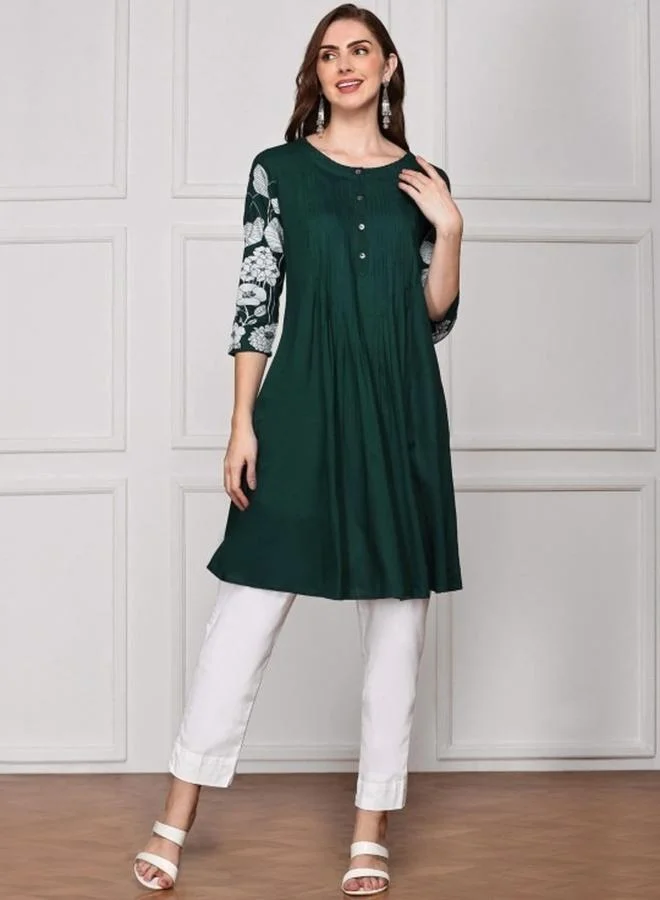 آي شين Women's Deep Green Rayon Printed Tunic Straight Fit Kurta
