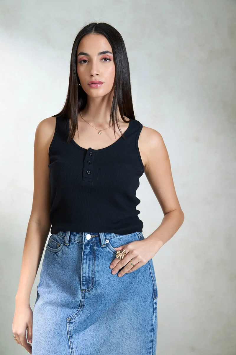 Virgio Solid Cotton Black Sleeveless Scoopneck Top for Women