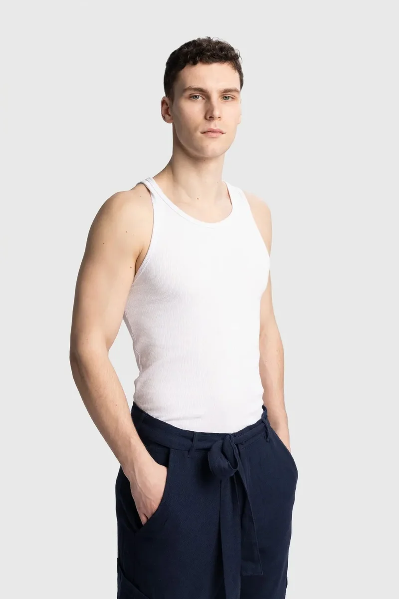 GIESTO Fitted Sleeveless U Collar T-Shirt