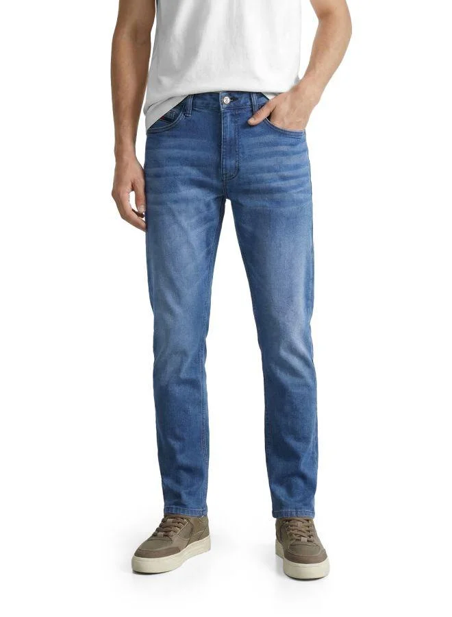 Men Slim Straight Fit Solid Jeans