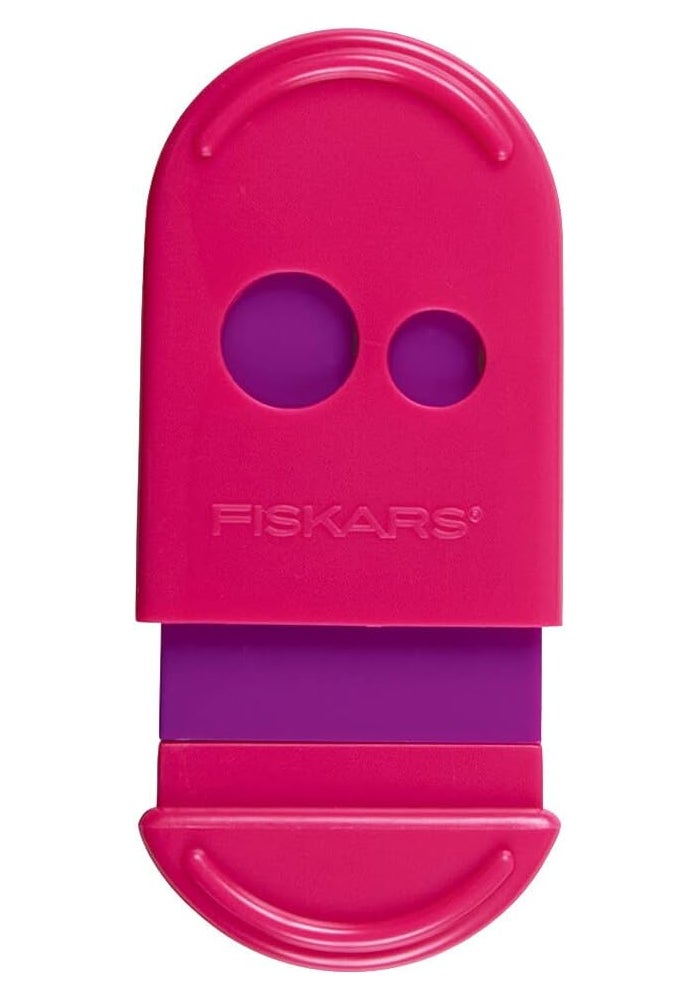 Fiskars Squeeze Sharpener for Kids 5+ - Crayon and Pencil Sharpener - Ideal Back to School Supply - Image 4