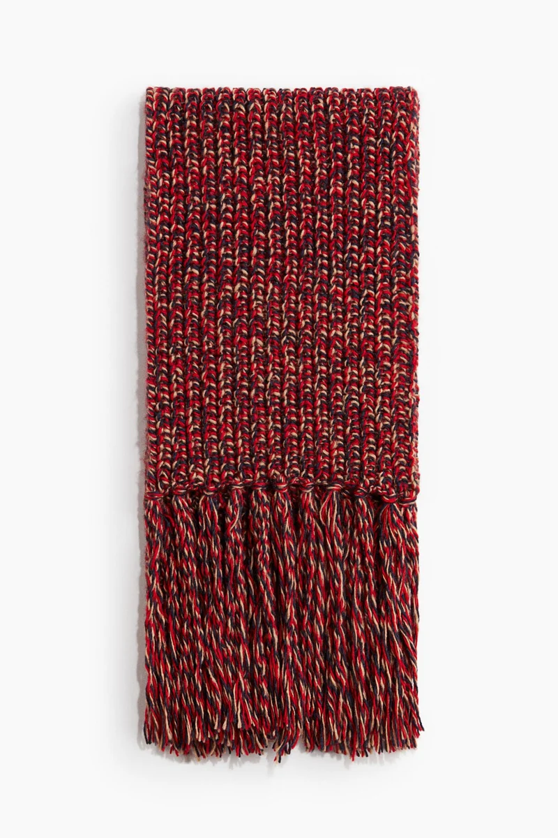 Chunky-knit scarf
