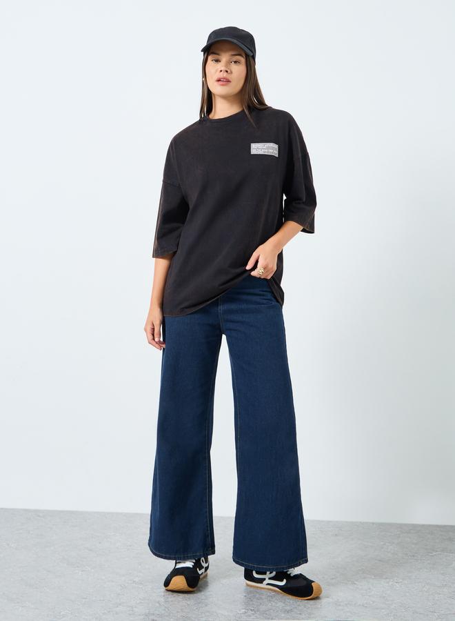 Styli Black Oversized Washed T-Shirt with Badge Detail - Image 2