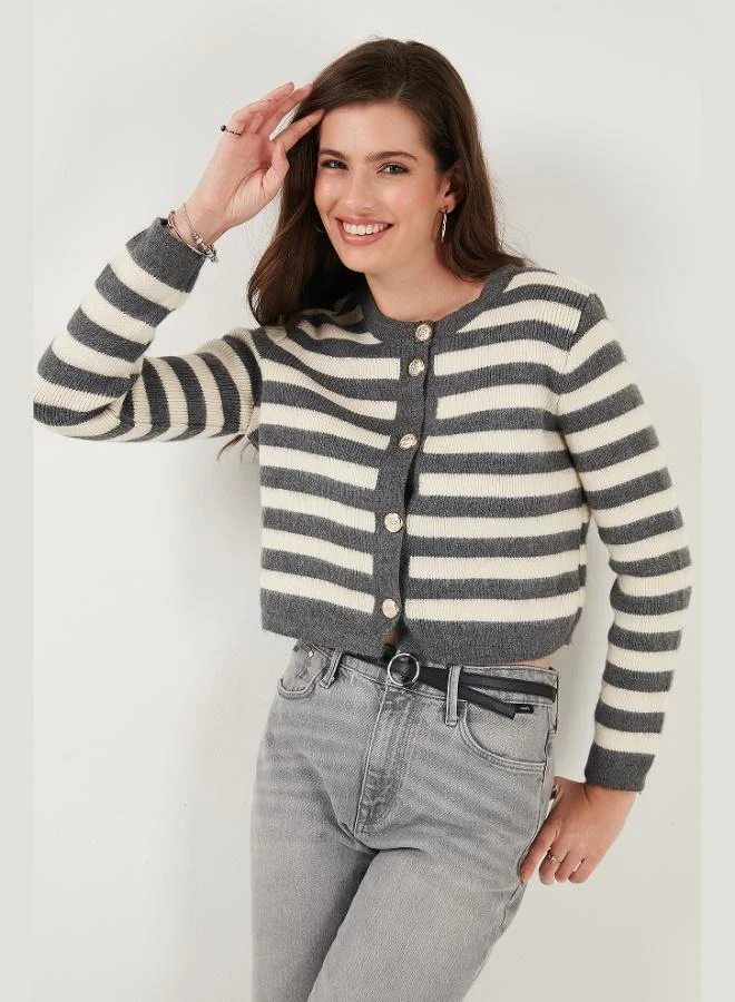 Lela Lela Striped Oversize Fit Crew Neck Buttoned Crop Knitwear Cardigan Women's CARDIGAN 4615567