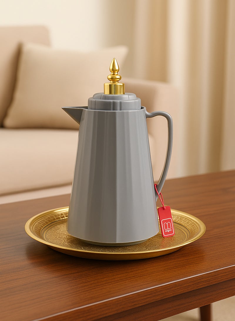 باصرة ترمس شاي وقهوة حراري 1 لتر – تصميم أنيق باللون رمادي مع غطاء ذهبي فاخر، يحفظ الحرارة والبرودة لفترات طويلة، مثالي للضيافة والاستخدام اليومي - Image 1