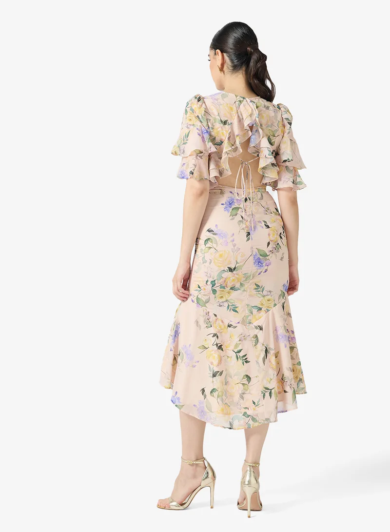 هوب اند ايفي فستان ضيق متوسط الطول بياقة عالية وظهر مفتوح وكشكشة