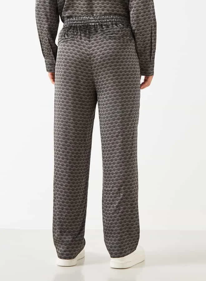Emperor Emperor All-Over Print Pants with Drawstring Closure and Pockets