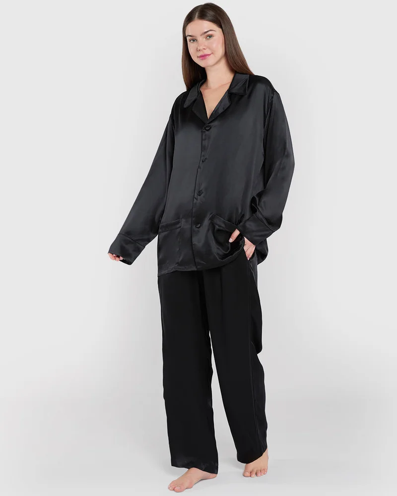 ساينتد سيسترز طقم بيجامة حرير الأخوات المقدسات