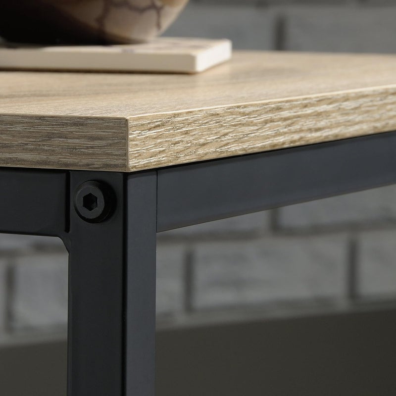 SAUDER طاولة جانبية من ساودر نورث أفينيو بتشطيب بلوط تشارتر بني - Image 5