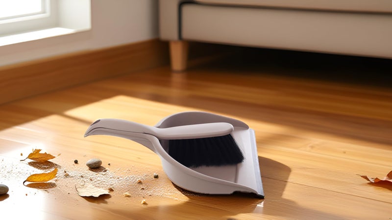 York Dustpan w. rubber lip+brush Compact Brown - Image 4