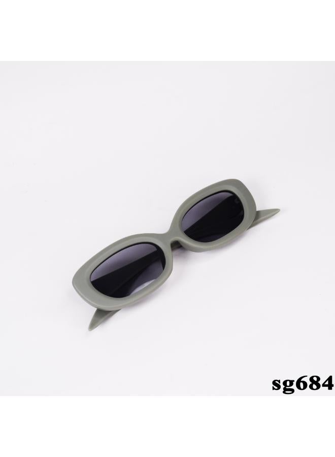 Generic Women Sunglasses SG684 - Image 4