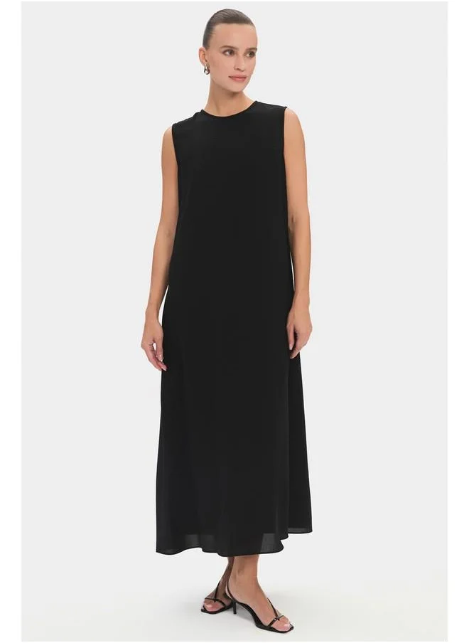 جون June Women Flowy Embroidered Detail Abaya Black